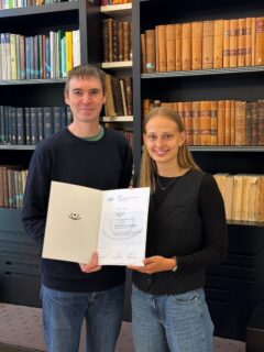 Zum Artikel "Erfolg für die Ocular Surface Group: Lara Steudte erhält Doktorandenstipendium der Deutschen Ophthalmologischen Gesellschaft"